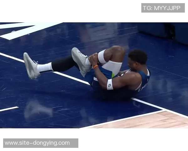 爱德华兹表现出色19投9中砍下31分8篮板5助攻三分球命中率高达50